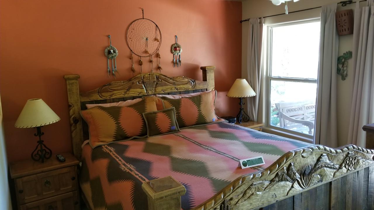 Adobe Hacienda Bed & Breakfast Седона Екстериор снимка