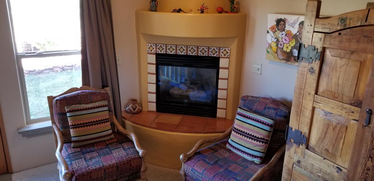 Adobe Hacienda Bed & Breakfast Седона Екстериор снимка