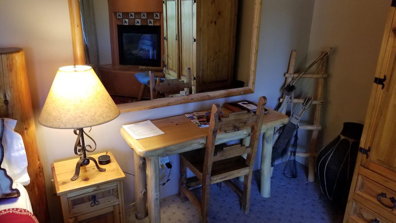 Adobe Hacienda Bed & Breakfast Седона Екстериор снимка