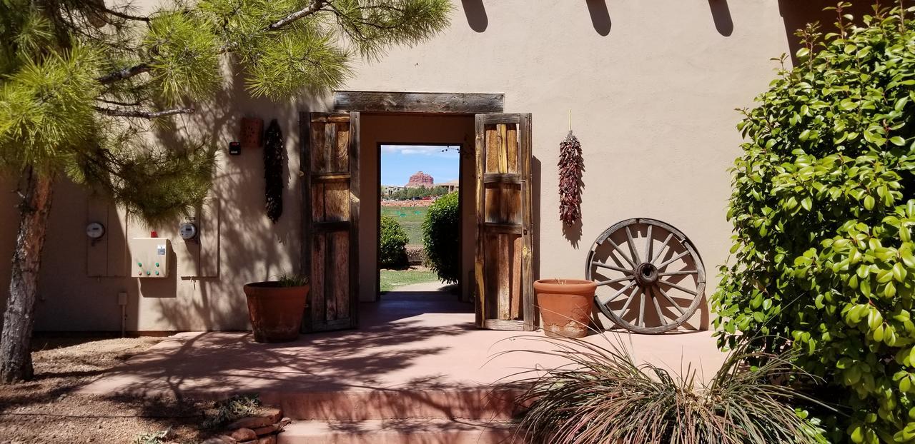 Adobe Hacienda Bed & Breakfast Седона Екстериор снимка