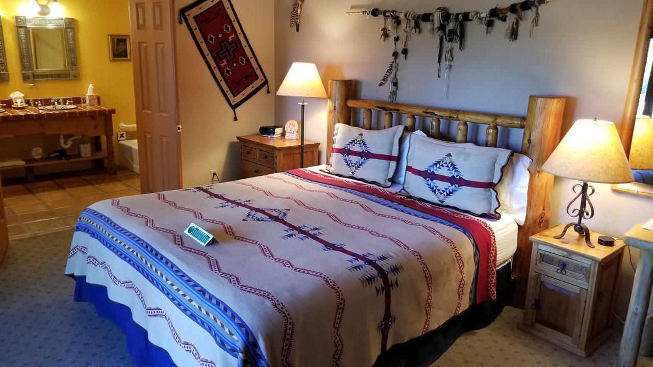 Adobe Hacienda Bed & Breakfast Седона Екстериор снимка