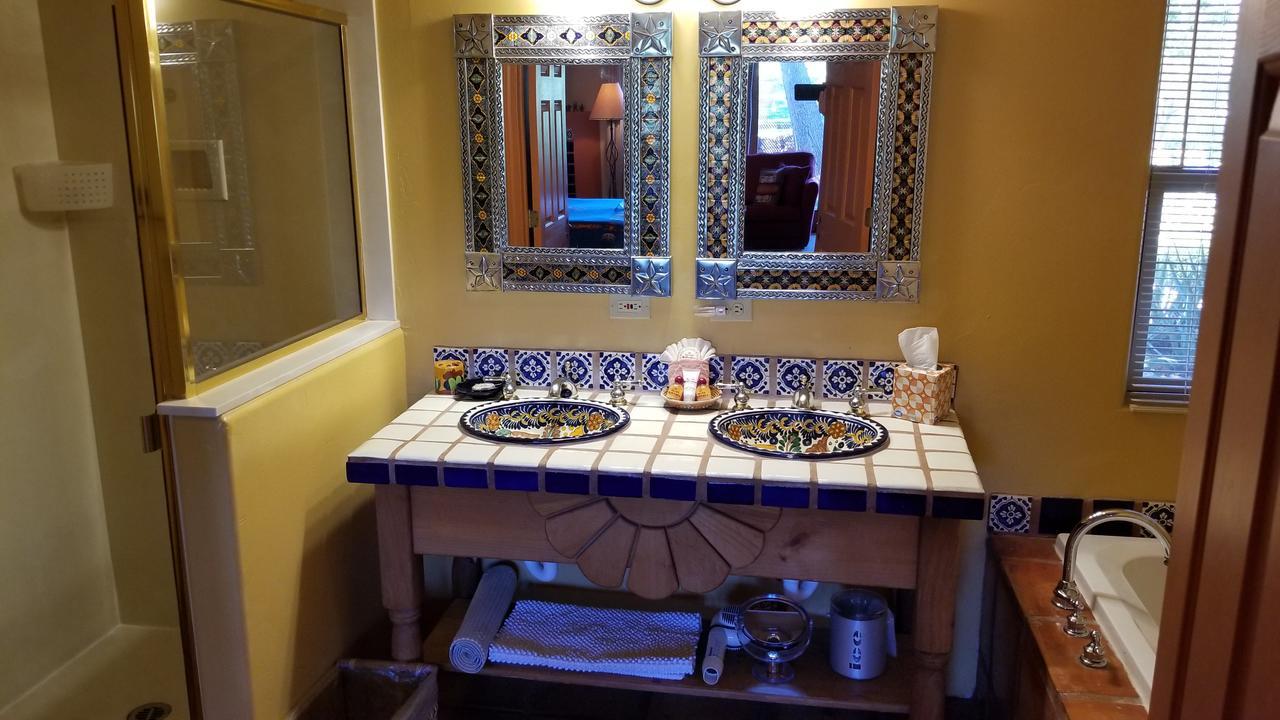 Adobe Hacienda Bed & Breakfast Седона Екстериор снимка
