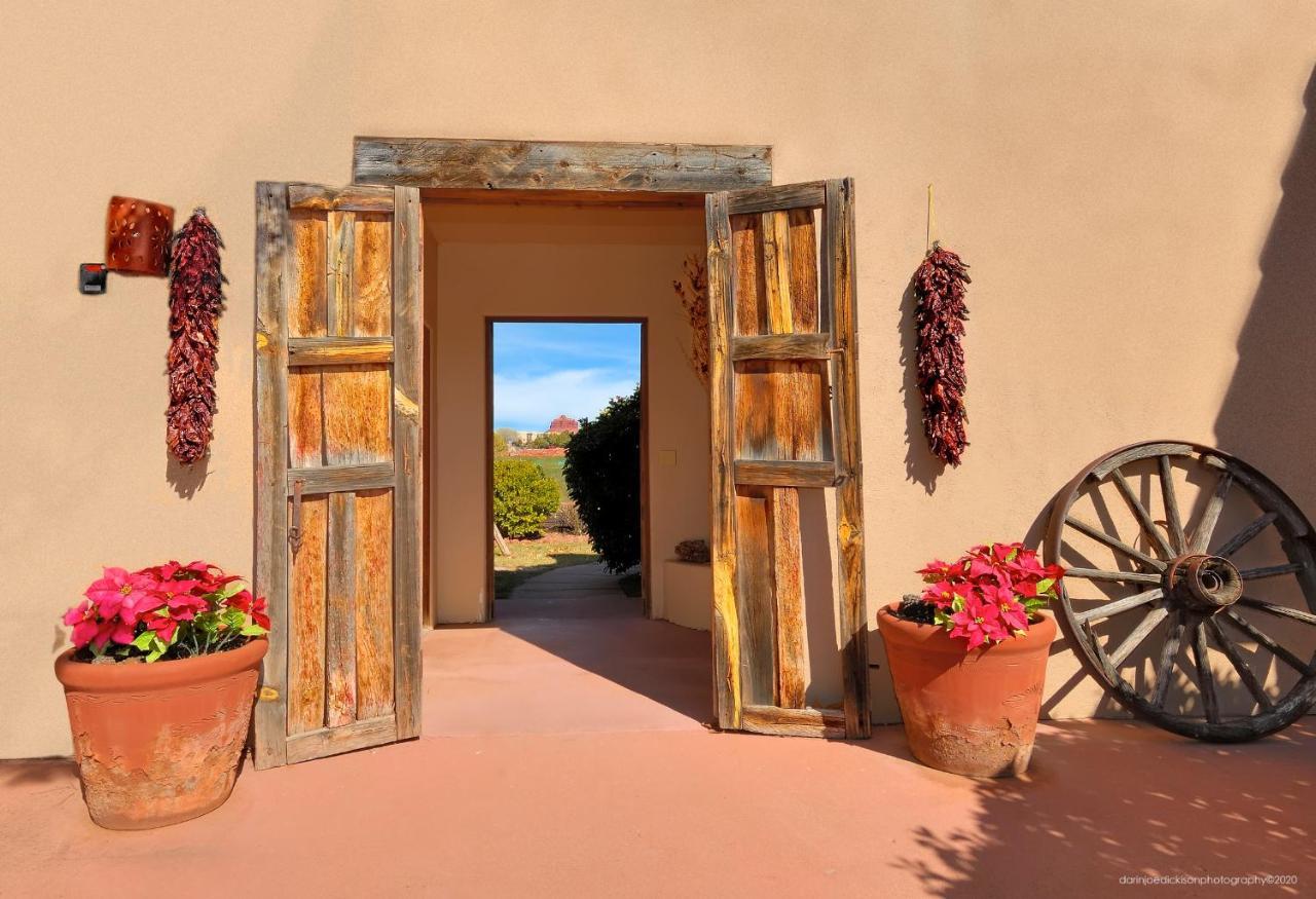 Adobe Hacienda Bed & Breakfast Седона Екстериор снимка