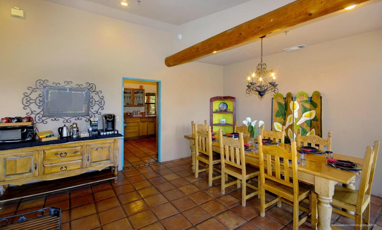 Adobe Hacienda Bed & Breakfast Седона Екстериор снимка