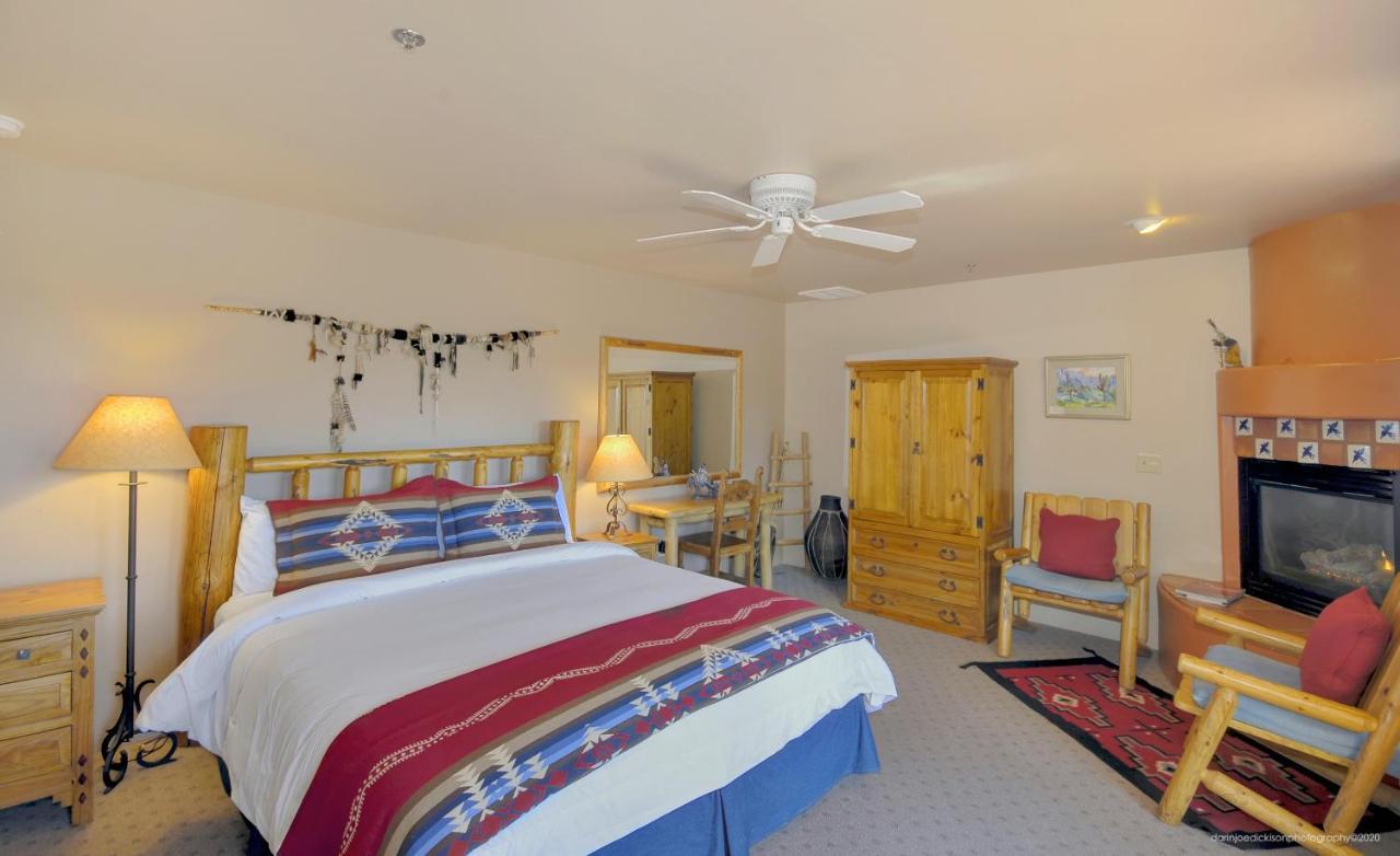 Adobe Hacienda Bed & Breakfast Седона Екстериор снимка